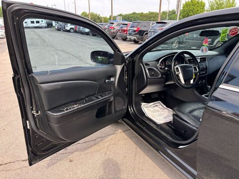 Used 2013 Chrysler 200 Touring FWD image 15
