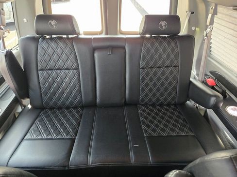 Used 2020 GMC Savana 2500 Extended w/ Enhanced Convenience Package image 33