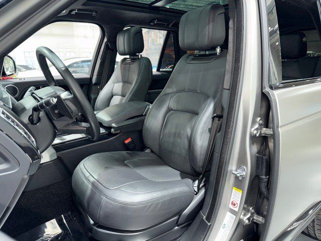 Used 2020 Land Rover Range Rover HSE AWD/4WD image 4