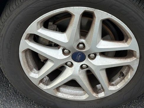 Used 2015 Ford Fusion SE w/ Equipment Group 202A image 12