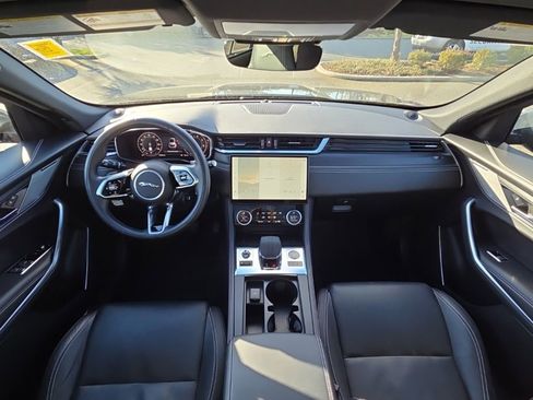 Used 2024 Jaguar F-PACE R-Dynamic S image 22