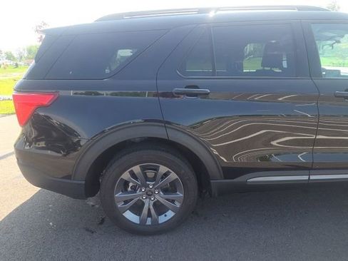 Used 2024 Ford Explorer XLT w/ Equipment Group 202A AWD/4WD image 7