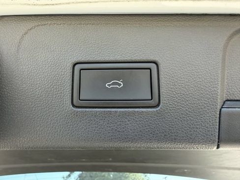 Used 2021 Volkswagen Atlas SE w/ Panoramic Sunroof Package FWD image 26