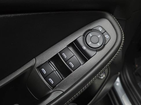 Used 2022 Buick Encore GX Essence FWD image 31