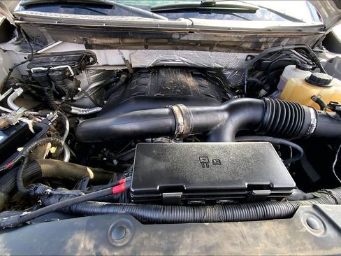 Used 2012 Ford F150 XLT w/ XLT Chrome Pkg image 28