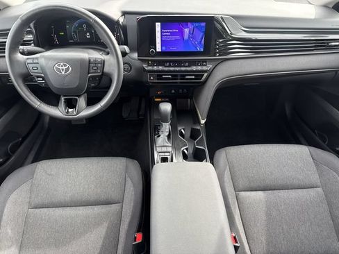 Used 2025 Toyota Camry LE AWD/4WD image 11
