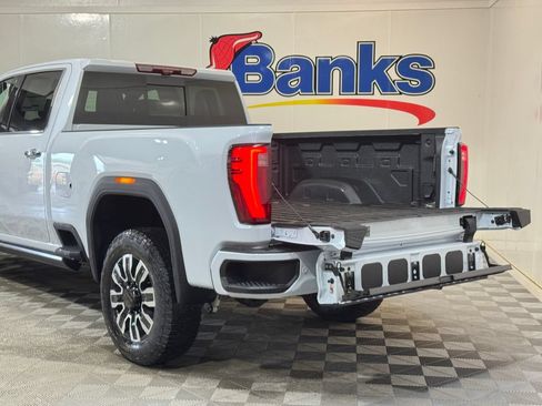 New 2026 GMC Sierra 2500 Denali Ultimate AWD/4WD image 10