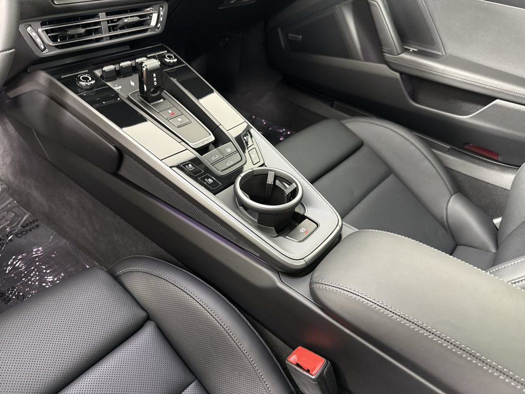 Certified 2024 Porsche 911 Carrera 4 AWD/4WD image 31