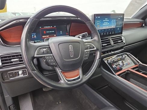 Used 2022 Lincoln Navigator Reserve image 23