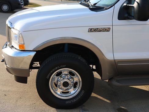 Used 2001 Ford Excursion Limited image 12