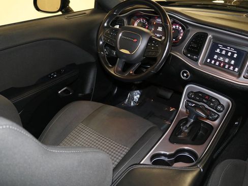 Used 2022 Dodge Challenger GT w/ Driver Convenience Group image 15