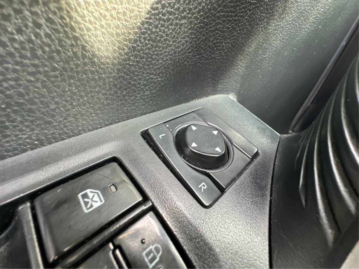 Used 2021 Toyota RAV4 LE AWD/4WD image 13