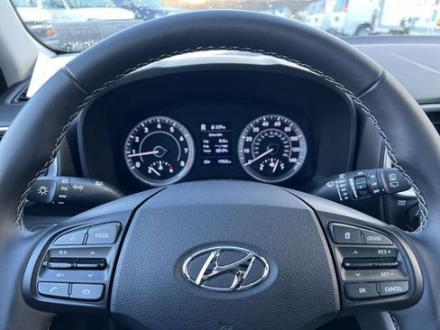 Used 2020 Hyundai Venue SEL w/ Convenience + Premium Package image 14