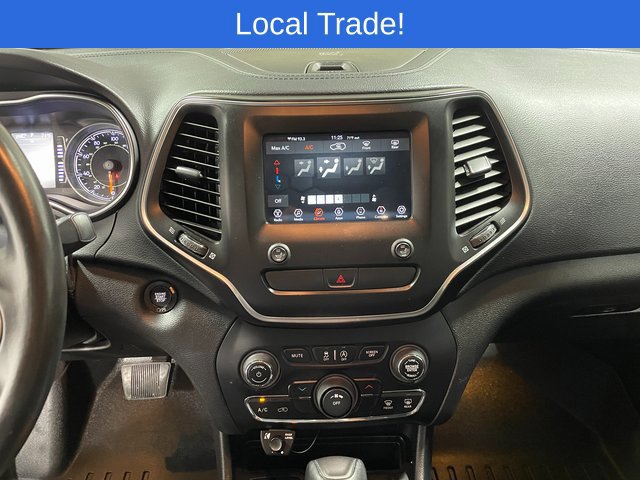 Used 2019 Jeep Cherokee Latitude Plus AWD/4WD image 16