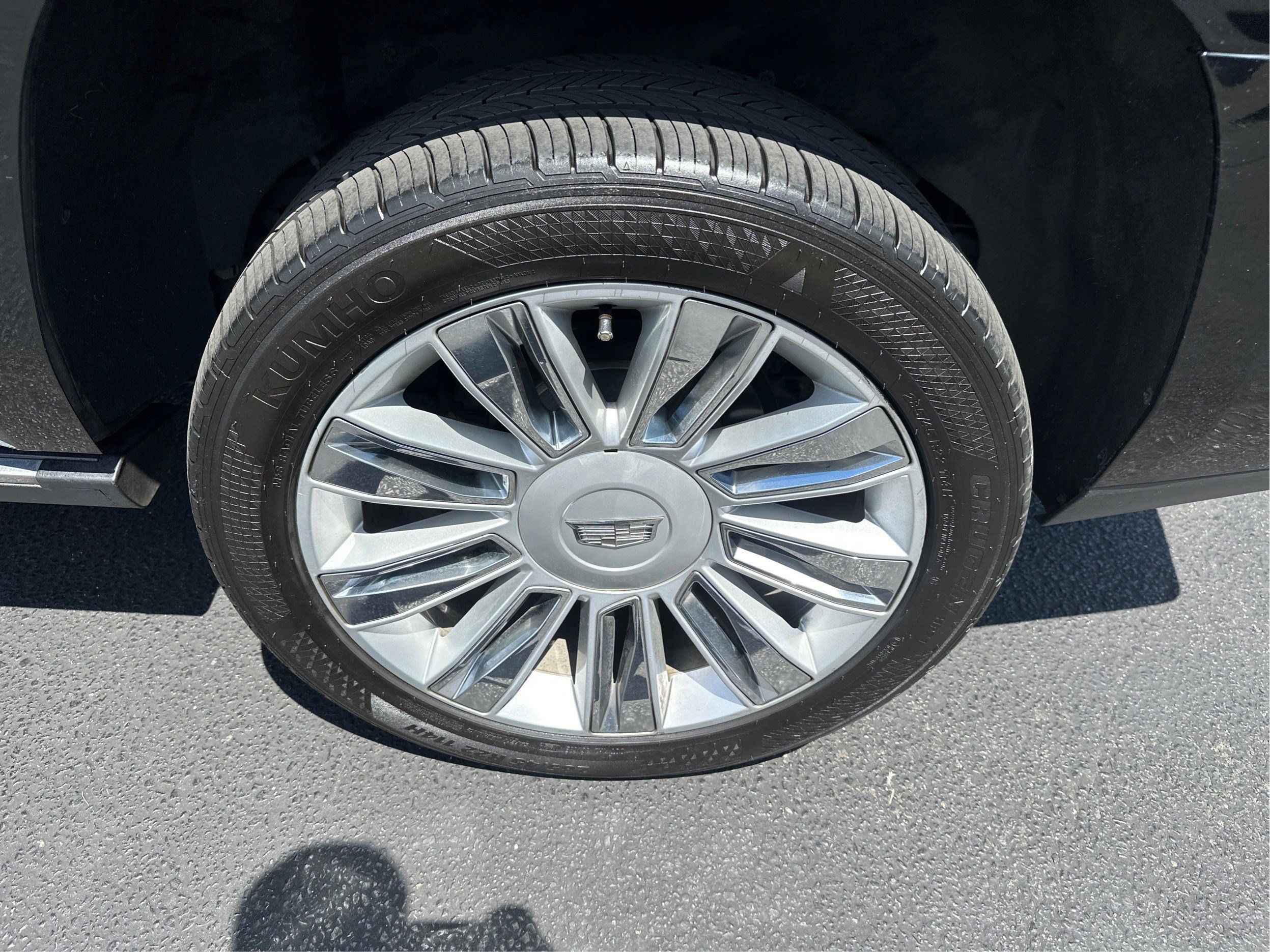 Used 2017 Cadillac Escalade Platinum AWD/4WD image 30