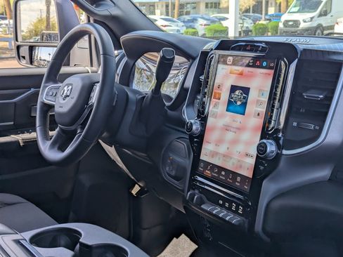 Used 2025 RAM 3500 Big Horn image 12