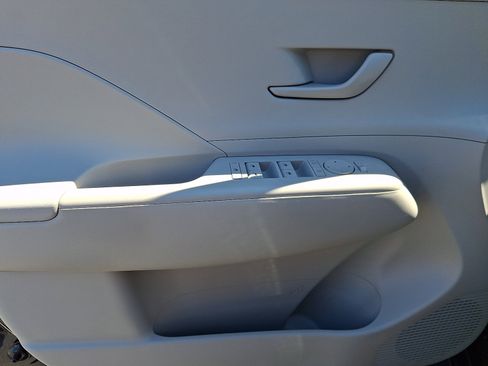 Used 2024 Hyundai Kona SEL AWD/4WD image 12