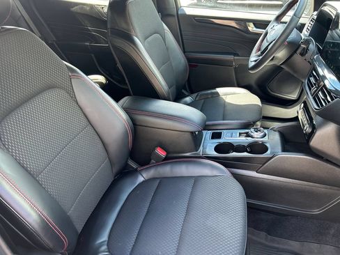 Used 2023 Ford Escape ST-Line w/ Tech Pack #1 AWD/4WD image 13