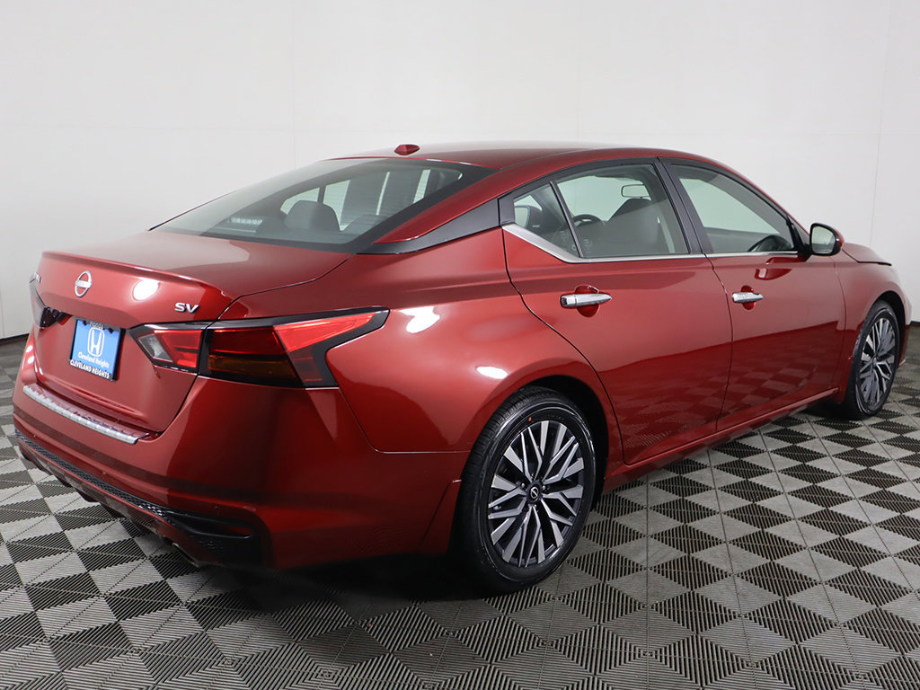 Used 2023 Nissan Altima 2.5 SV w/ SV Premium Package FWD image 11