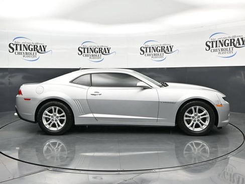 Used 2015 Chevrolet Camaro LT RWD image 8