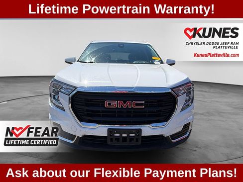 Used 2024 GMC Terrain SLE AWD/4WD image 3