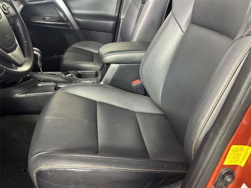 Used 2016 Toyota RAV4 SE w/ Advanced Technology Package AWD/4WD image 12