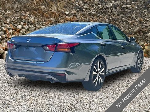 Used 2022 Nissan Altima 2.5 SR FWD image 2