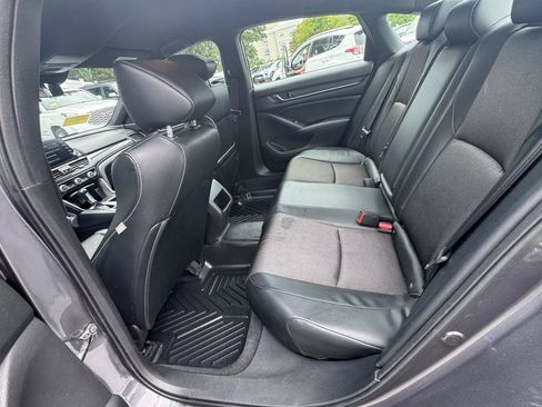 Used 2018 Honda Accord Sport image 9