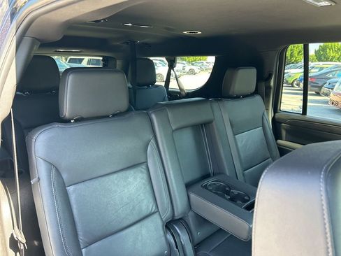 Used 2023 Chevrolet Suburban LT image 41