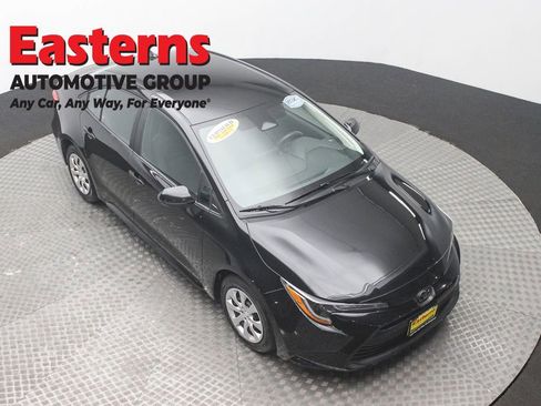 Used 2023 Toyota Corolla LE image 3