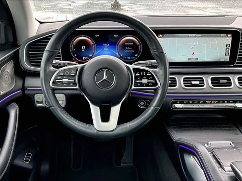 Used 2023 Mercedes-Benz GLS 450 4MATIC image 5