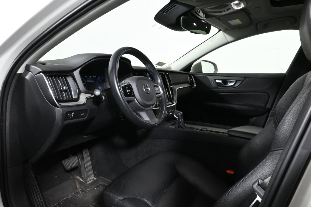 Used 2021 Volvo V60 T5 Cross Country AWD/4WD image 4