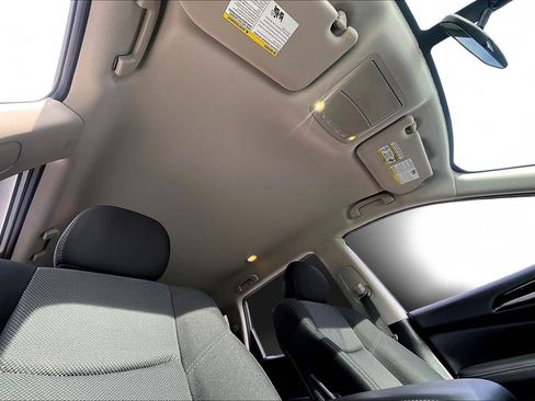 Used 2020 Nissan Pathfinder S image 17