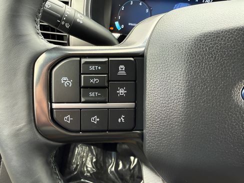 Used 2025 Ford F150 Platinum w/ FX4 Off-Road Package AWD/4WD image 18