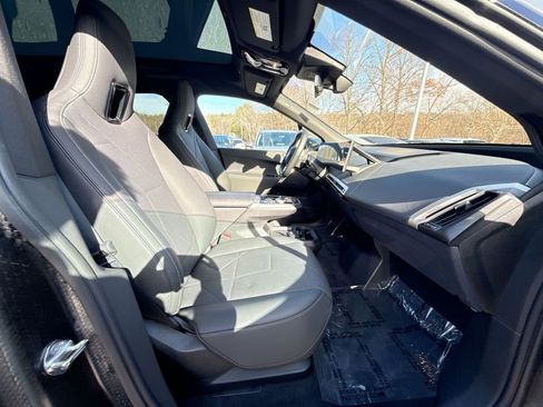 Used 2023 BMW iX xDrive50 w/ Sport Package image 25