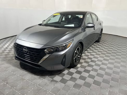 Used 2025 Nissan Sentra SV image 4