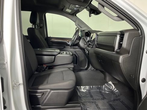 Used 2024 Chevrolet Silverado 2500 LT w/ Convenience Package image 17