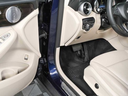Used 2018 Mercedes-Benz GLC 300 4MATIC image 7