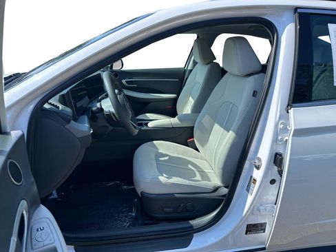 Used 2025 Hyundai Sonata SEL FWD image 8