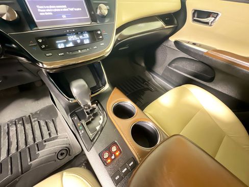 Used 2018 Toyota Avalon XLE Premium image 26