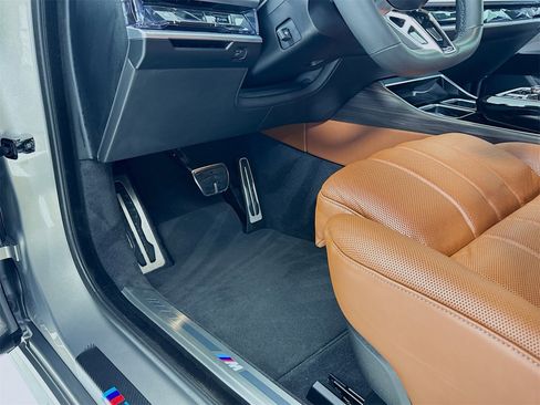 Used 2023 BMW 760i xDrive w/ Luxury Rear Seating Package image 23