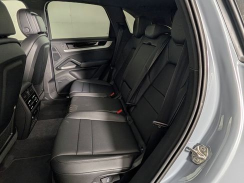 New 2026 Porsche Cayenne image 24