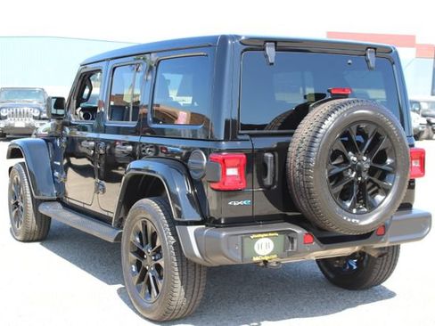 Used 2021 Jeep Wrangler Unlimited Sahara w/ Cold Weather Group AWD/4WD image 3