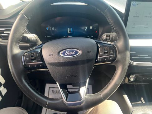 Used 2025 Ford Escape Platinum AWD/4WD image 21