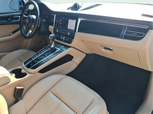 Used 2020 Porsche Macan AWD/4WD image 24