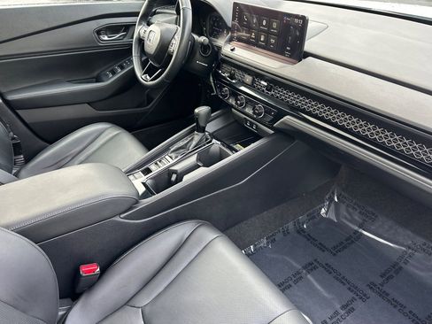 Used 2025 Honda Accord Sport image 17