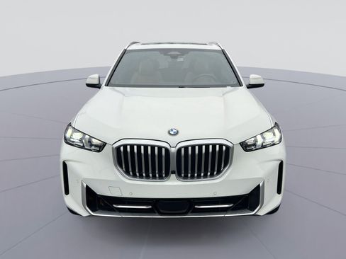Used 2024 BMW X5 xDrive40i w/ Premium Package image 11