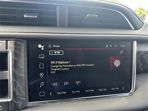 Used 2023 GMC Yukon Denali image 12