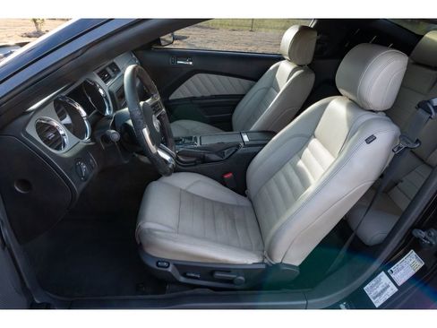 Used 2013 Ford Mustang Premium image 11
