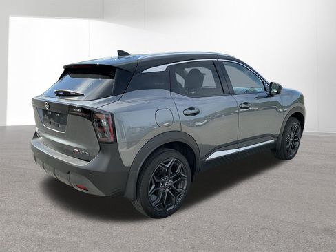 Used 2025 Nissan Kicks SR AWD/4WD image 3